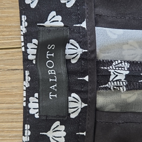 Talbots Chatham Crop Pants With Shell Print - Picture 7 of 10